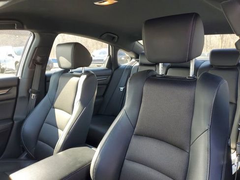 Used 2018 Honda Accord Sport image 14
