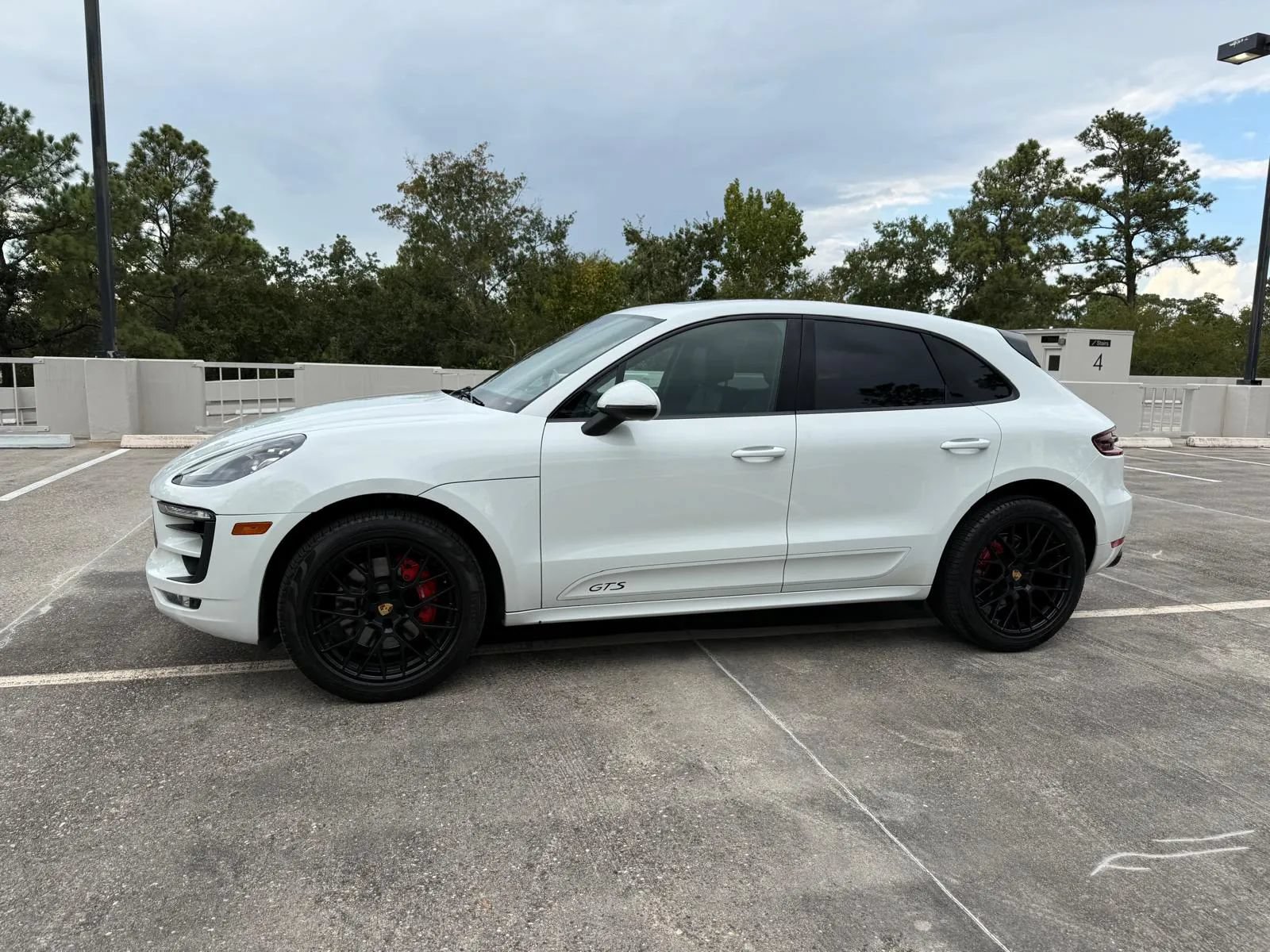 Used 2018 Porsche Macan GTS AWD/4WD image 3