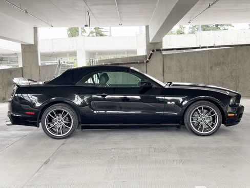 Used 2014 Ford Mustang GT w/ Electronics Package RWD image 4