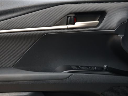 Used 2025 Toyota Camry SE image 25