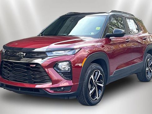 Used 2022 Chevrolet TrailBlazer RS w/ Technology Package AWD/4WD image 3