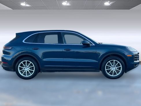 Used 2024 Porsche Cayenne image 7