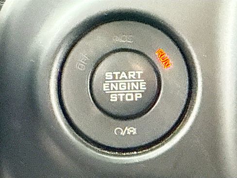 Used 2023 Jeep Wrangler Unlimited Sport AWD/4WD image 8