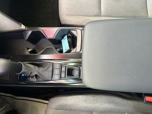 Used 2025 Toyota Camry LE image 31