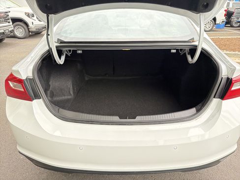 Used 2025 Chevrolet Malibu LT image 30