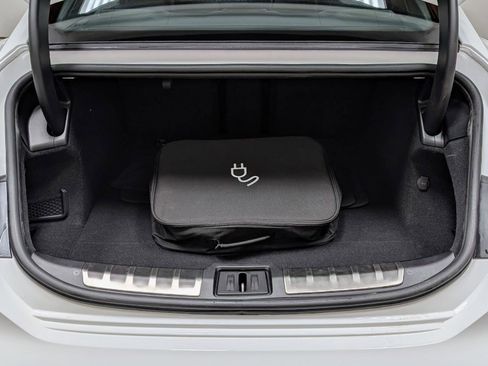 Used 2022 Audi e-tron GT Premium Plus image 21