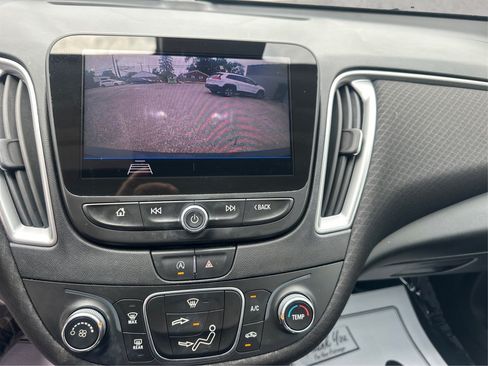 Used 2020 Chevrolet Malibu LS w/ Driver Confidence Package II FWD image 32