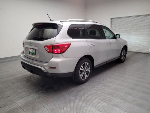 Used 2017 Nissan Pathfinder S image 9