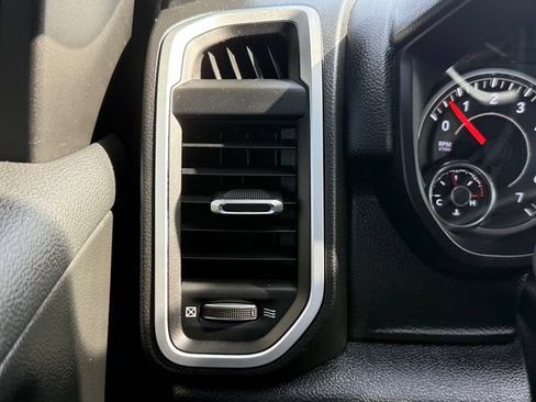 Used 2020 RAM 1500 Big Horn AWD/4WD image 23