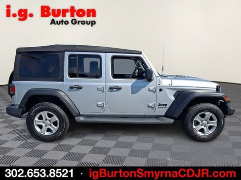 Used 2022 Jeep Wrangler Unlimited Sport AWD/4WD image 7