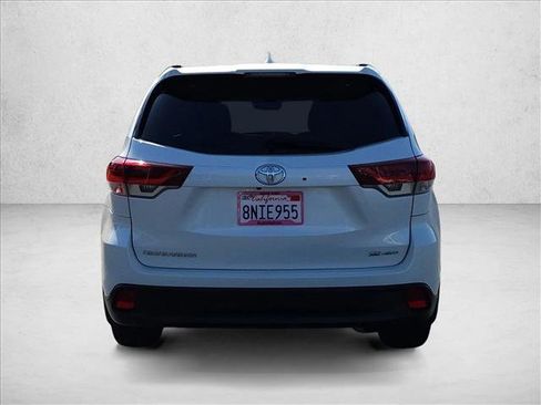 Certified 2019 Toyota Highlander SE AWD/4WD image 7
