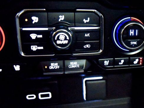 Used 2021 Chevrolet Suburban High Country AWD/4WD image 31