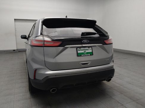 Used 2020 Ford Edge SE FWD image 6