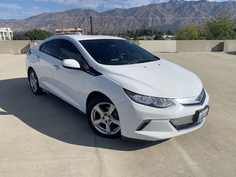 Used 2018 Chevrolet Volt LT image 5