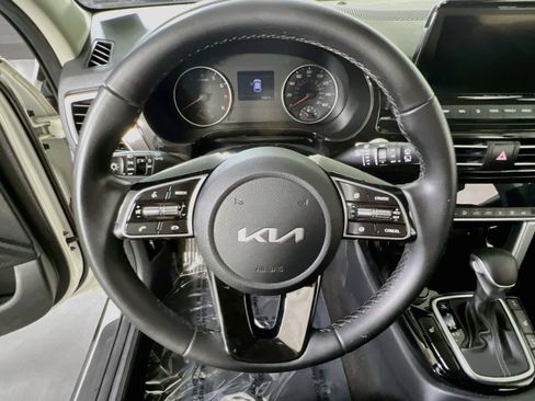 Used 2022 Kia Seltos EX AWD/4WD image 11