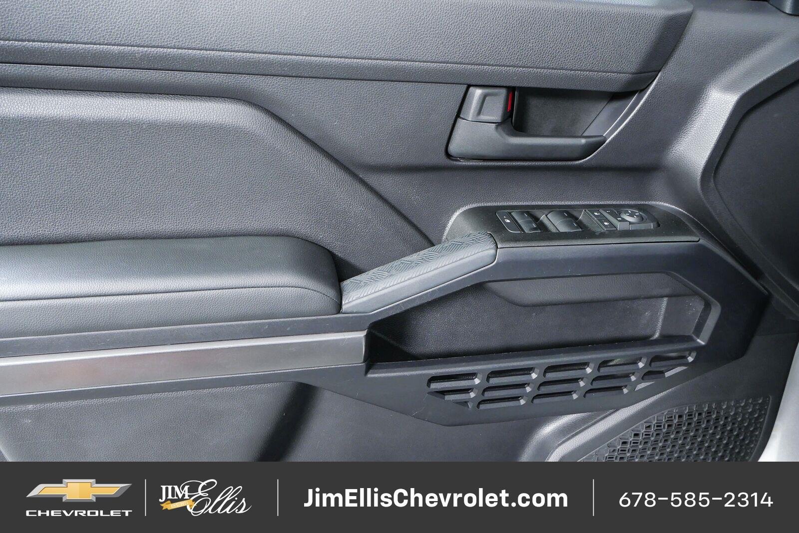 Used 2025 Toyota 4Runner SR5 RWD image 7