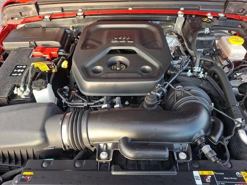 Used 2025 Jeep Wrangler Unlimited Sport image 27