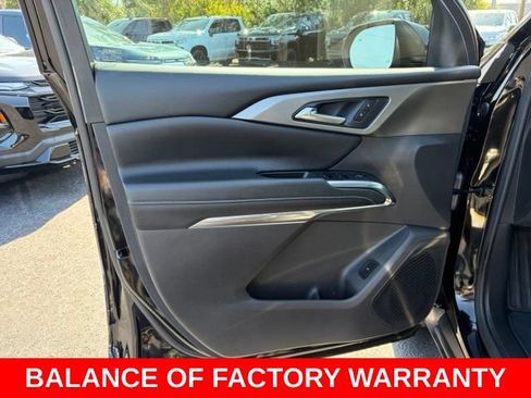 Used 2026 Chevrolet Traverse LT FWD image 12