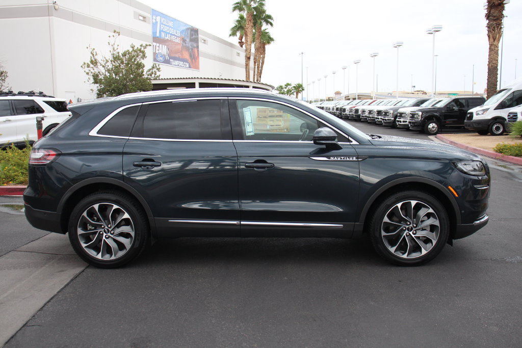 Certified 2023 Lincoln Nautilus Reserve w/ Equipment Group 201A AWD/4WD image 7