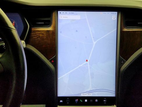 Used 2019 Tesla Model X Long Range image 22