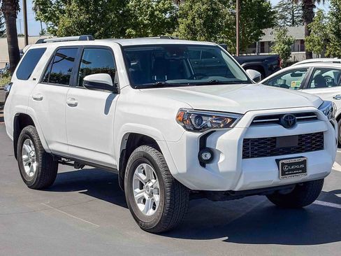 Used 2024 Toyota 4Runner SR5 AWD/4WD image 5