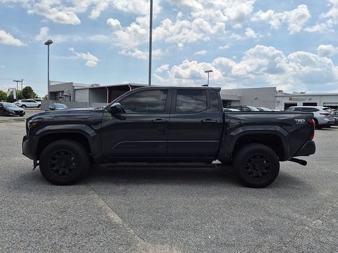 Used 2025 Toyota Tacoma TRD Sport RWD image 6