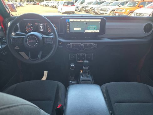 Used 2024 Jeep Gladiator Sport AWD/4WD image 5