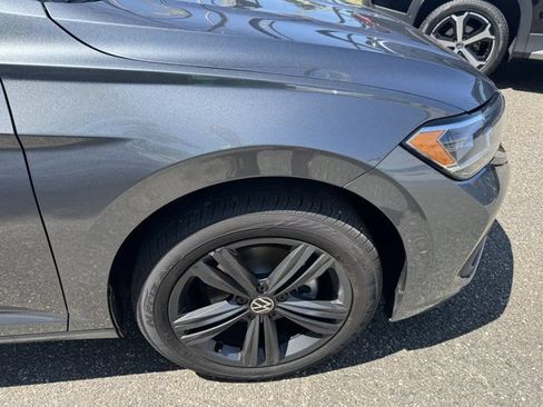 Used 2023 Volkswagen Jetta SE w/ Panoramic Sunroof Package FWD image 9