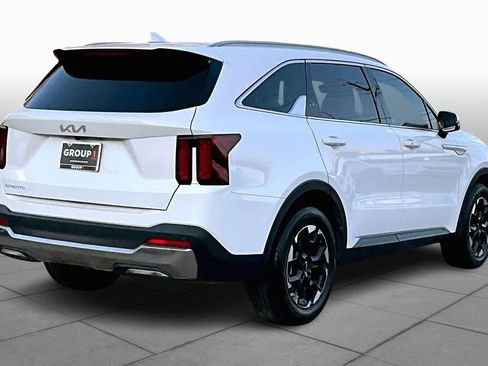 Certified 2025 Kia Sorento S image 11