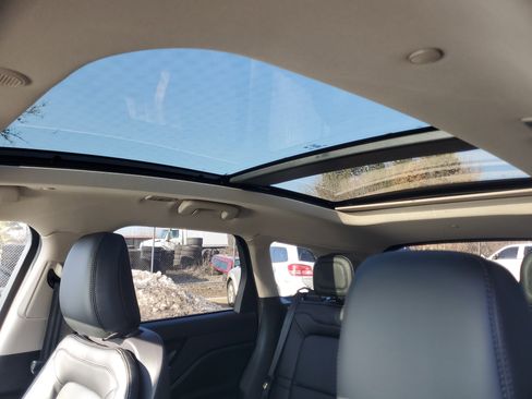 New 2026 Lincoln Corsair Premiere image 11