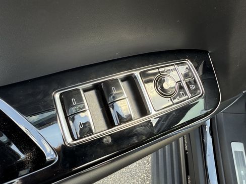 Used 2025 Cadillac Escalade V AWD/4WD image 14