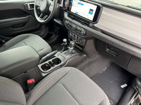 New 2026 Jeep Gladiator Sport AWD/4WD image 15