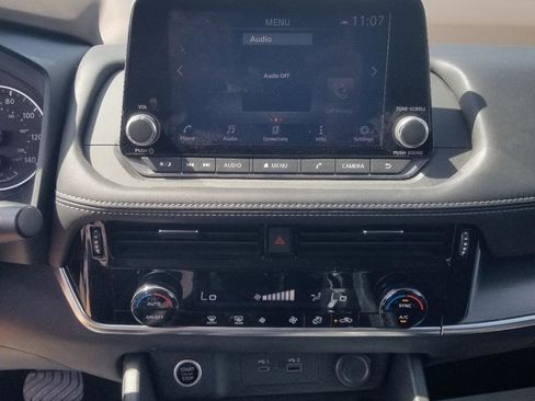 Used 2022 Nissan Rogue SV AWD/4WD image 14