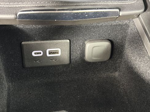 Certified 2024 Cadillac XT4 Luxury w/ Cold Weather Package image 25