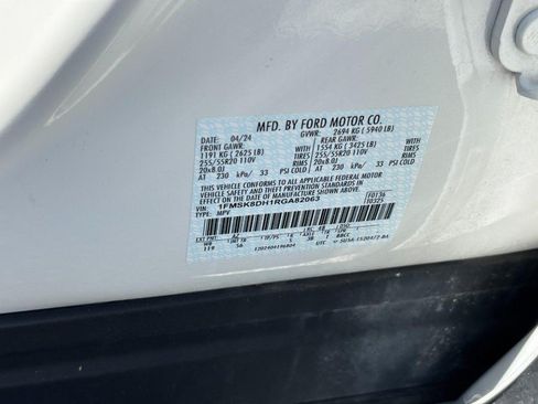 Used 2024 Ford Explorer XLT w/ Equipment Group 202A AWD/4WD image 27