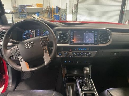 Used 2020 Toyota Tacoma Limited AWD/4WD image 17