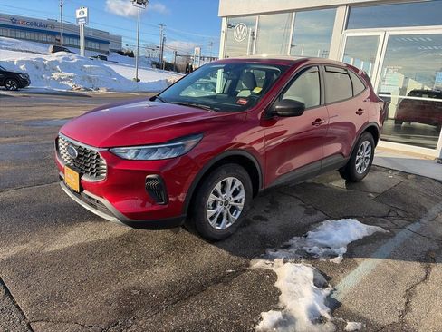 Certified 2025 Ford Escape Active w/ Cold Weather Package image 3