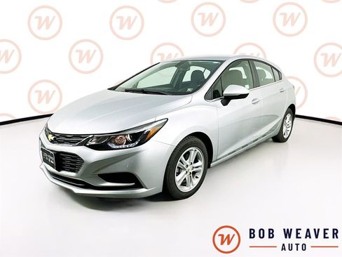 Used 2018 Chevrolet Cruze LT FWD image 3