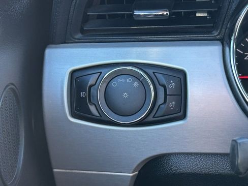 Used 2017 Ford Mustang Premium image 18