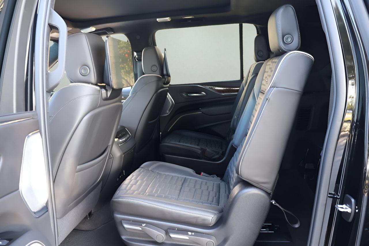 Certified 2024 Cadillac Escalade ESV Sport Platinum w/ LPO, ONYX Package AWD/4WD image 16