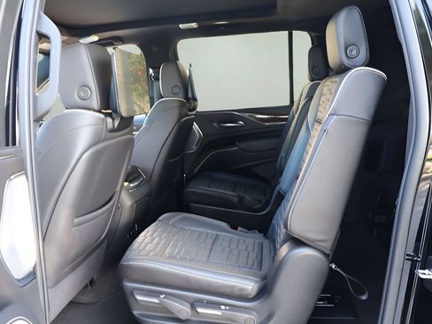 Certified 2024 Cadillac Escalade ESV Sport Platinum w/ LPO, ONYX Package AWD/4WD image 16