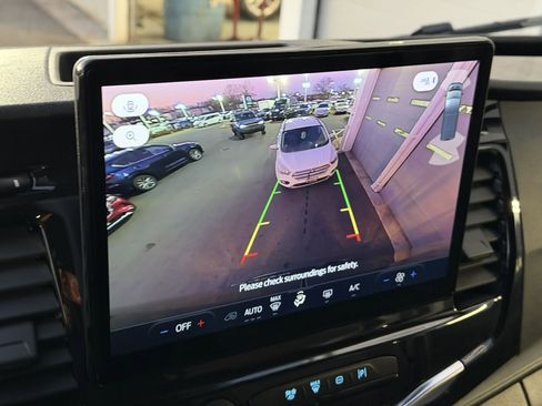 Used 2024 Ford Transit 350 XLT image 27