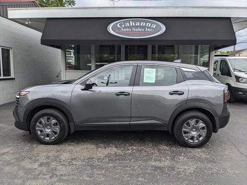 Used 2025 Nissan Kicks S AWD/4WD image 2