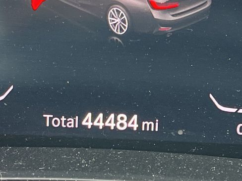 Used 2019 BMW 330i Sedan w/ Convenience Package image 22