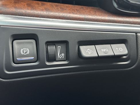 Used 2024 Cadillac XT5 Premium Luxury w/ Technology Package image 23