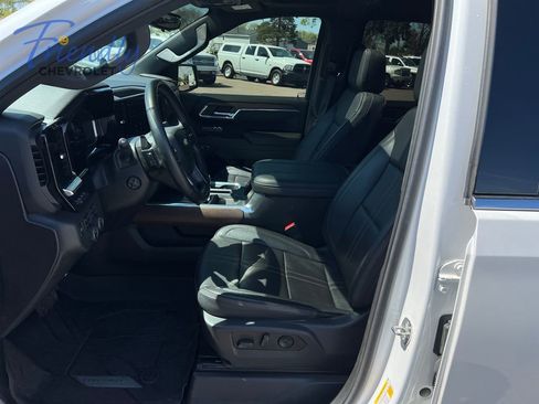 Certified 2023 Chevrolet Silverado 1500 High Country w/ High Country Premium Package AWD/4WD image 17