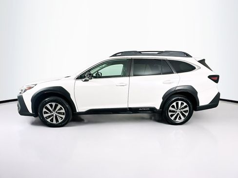 Used 2023 Subaru Outback Premium AWD/4WD image 4