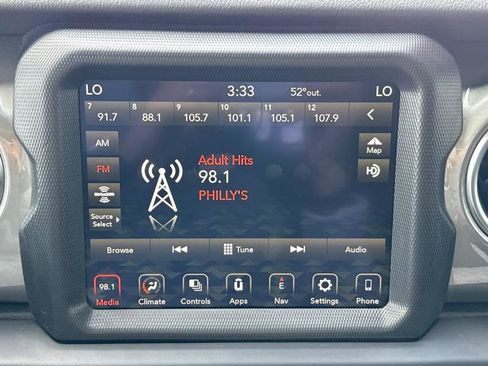 Used 2023 Jeep Gladiator Overland AWD/4WD image 17