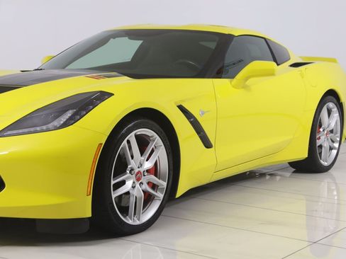 Used 2016 Chevrolet Corvette Stingray Coupe RWD image 75