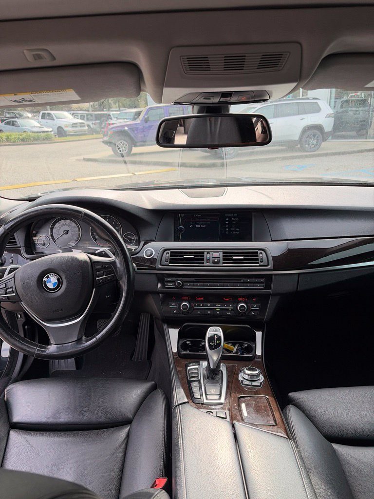 Used 2011 BMW 550i xDrive Sedan AWD/4WD image 10